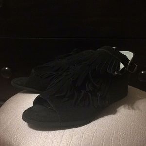 Very Volatile Los Angeles Fringe Wedge Heels
